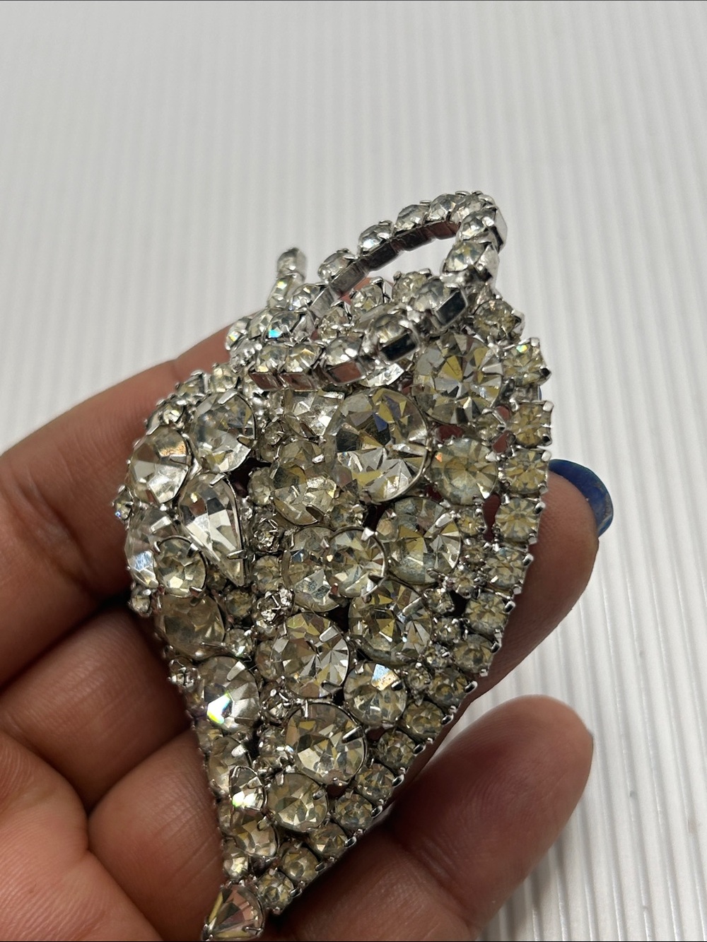 Vintage Silver and Clear Crystal Leaf Brooch - Huge Size - Picture 8 of 10